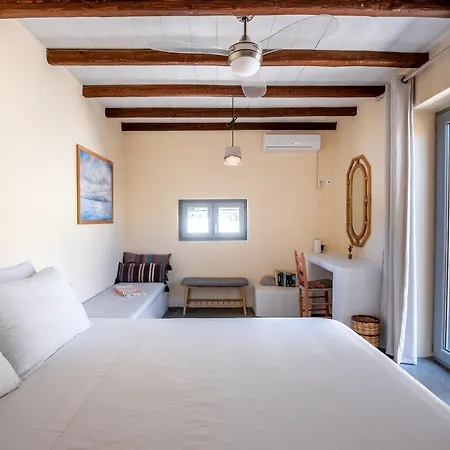 Magaya Ferienhaus Parasporos